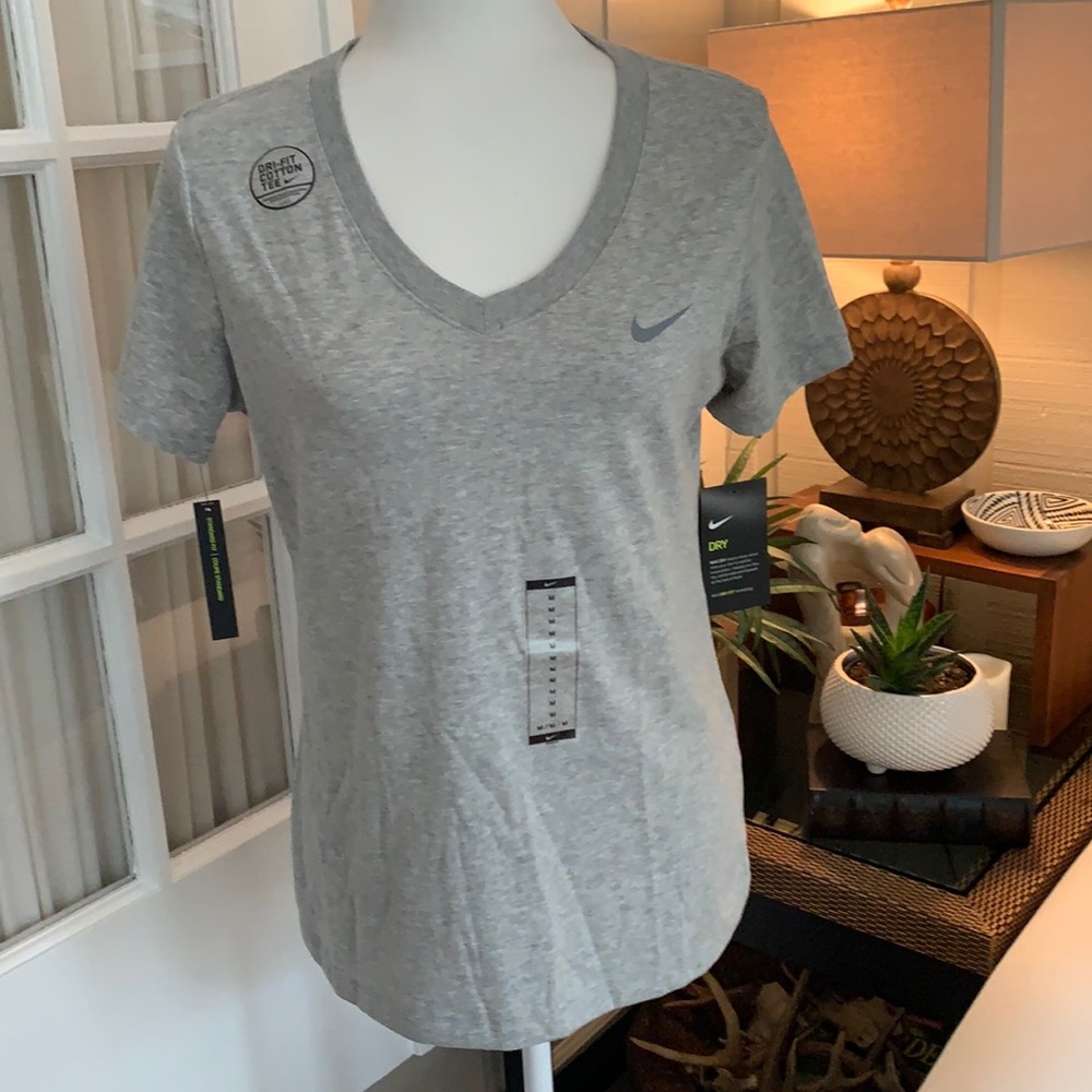 Nike Dri-Fit Women's Cotton Tee V-Neck Gray Size Medium New with tags